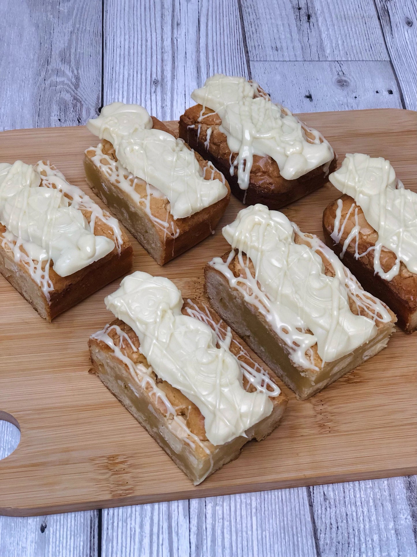 Chunky Milkybar White Chocolate Blondies