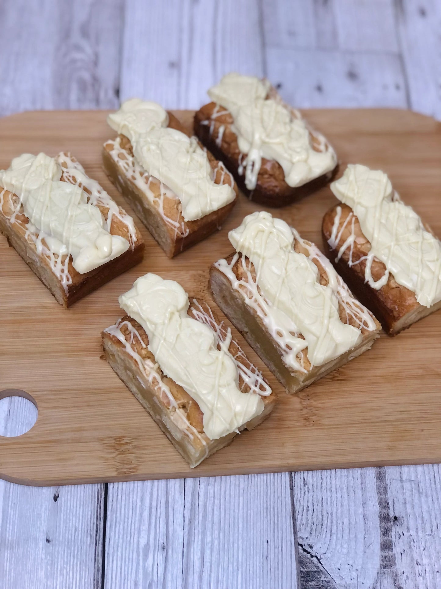Chunky Milkybar White Chocolate Blondies