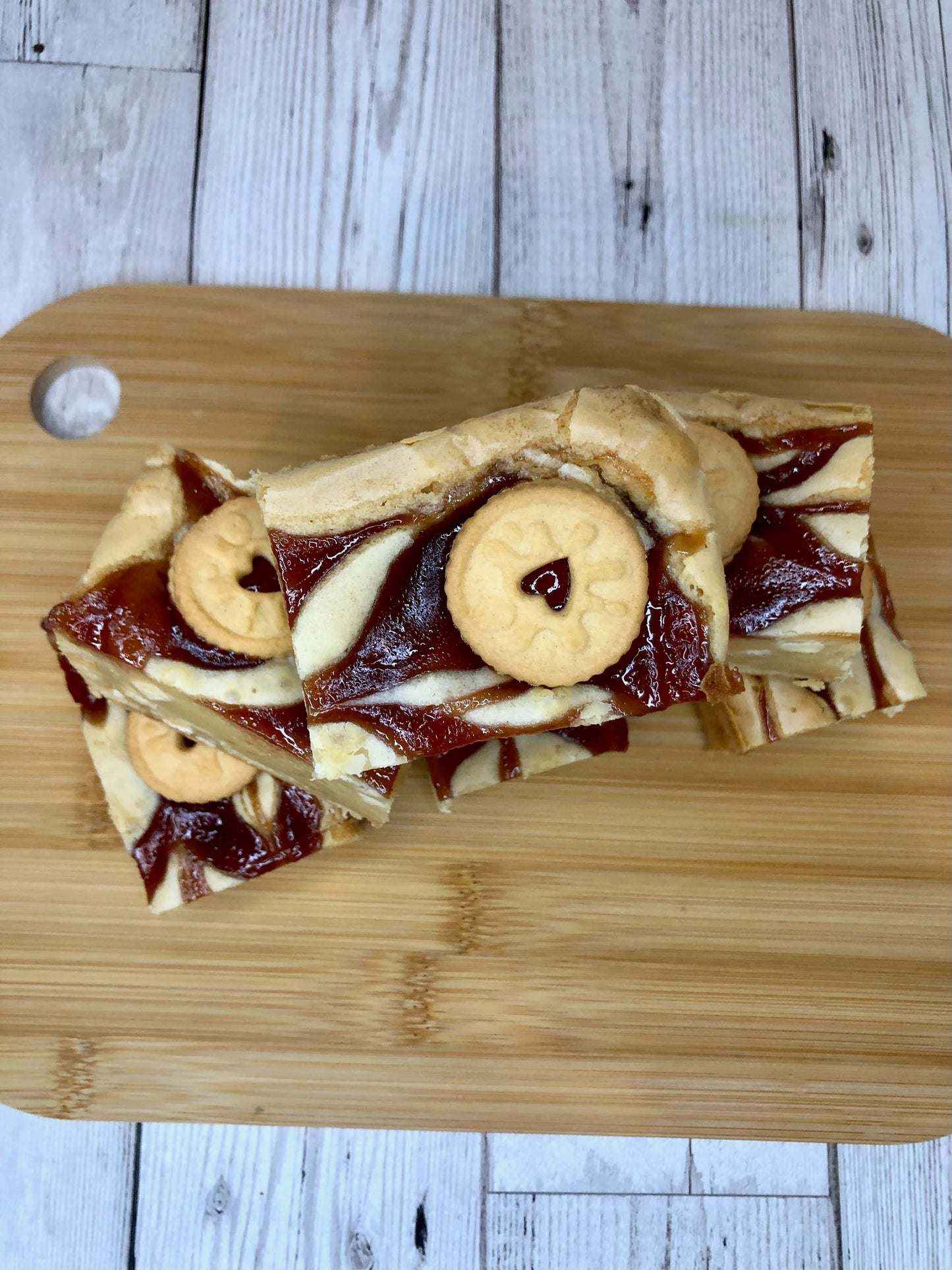Jammie Dodger Fully Loaded White Chocolate Chunky Blondies