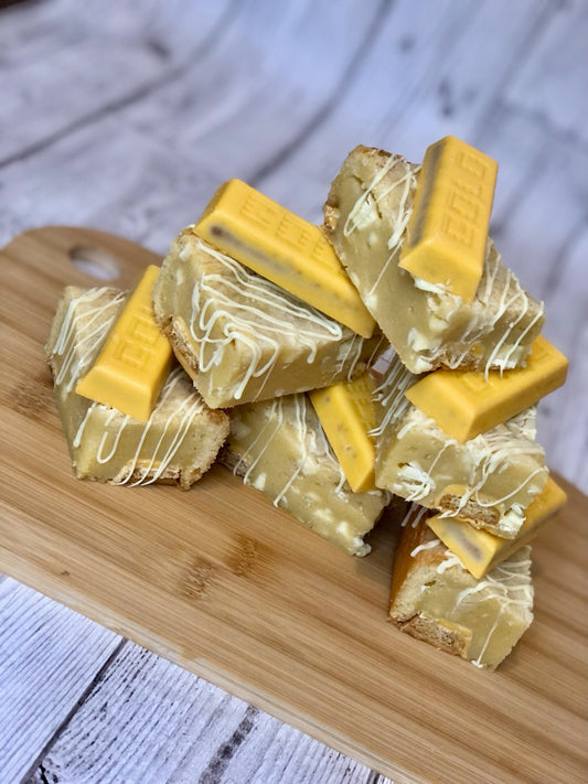 McVities Gold Bar Fully Loaded White Chocolate Chunky Blondies