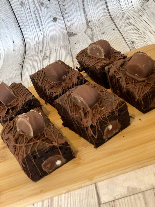 Fully Loaded Boost Chunky Chocolate Brownies