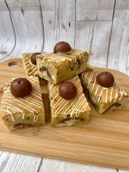 Lindt Pistachio & White Chocolate Fully Loaded Chunky Blondies